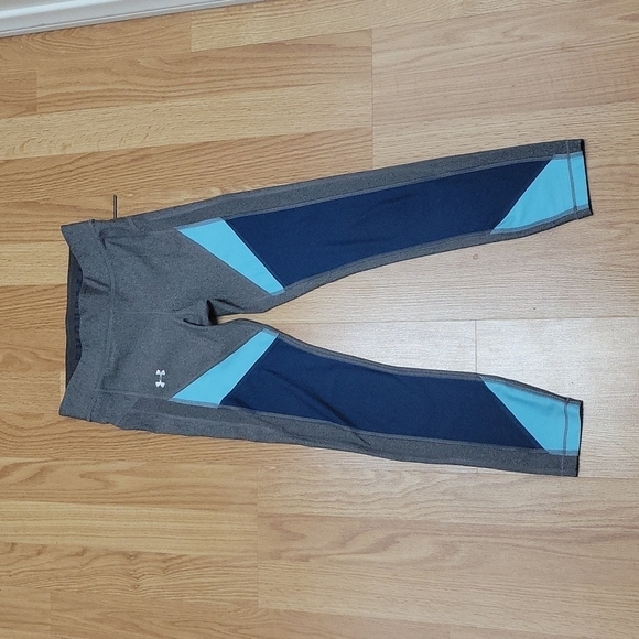 Under Armour Woman's Heatgear Athletic Leggings - Picture 1 of 8